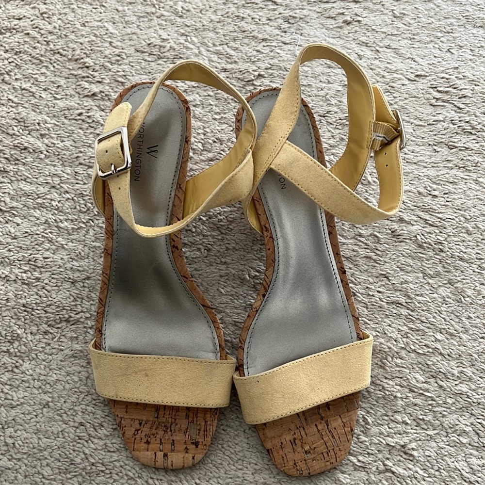 Shoe